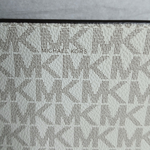Authentic Michael‎ Kors Cream and Brown Crossbody Bag - Picture 6 of 8